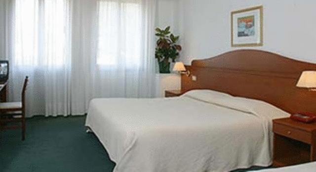 Hotel Ezzelino San Zenone Bagian luar foto