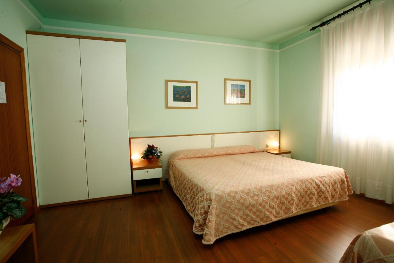 Hotel Ezzelino San Zenone Bagian luar foto