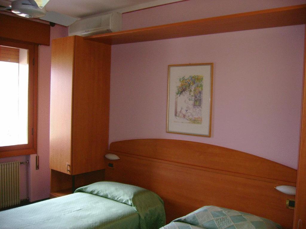 Hotel Ezzelino San Zenone Bagian luar foto