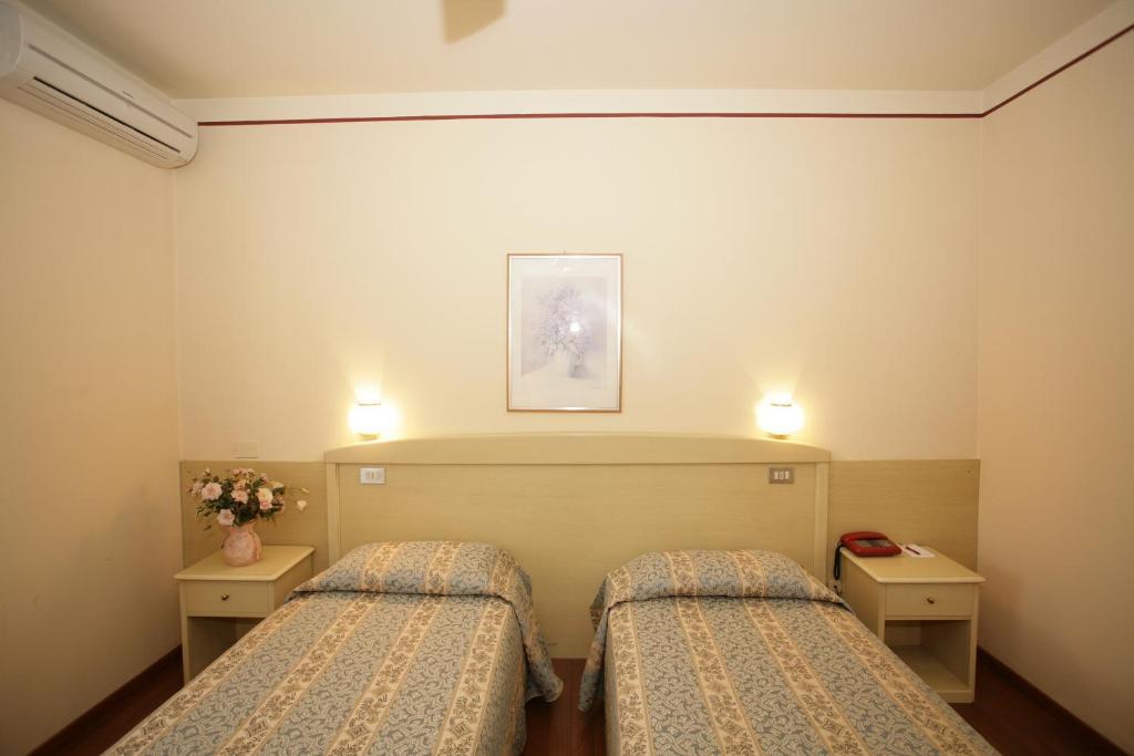 Hotel Ezzelino San Zenone Ruang foto